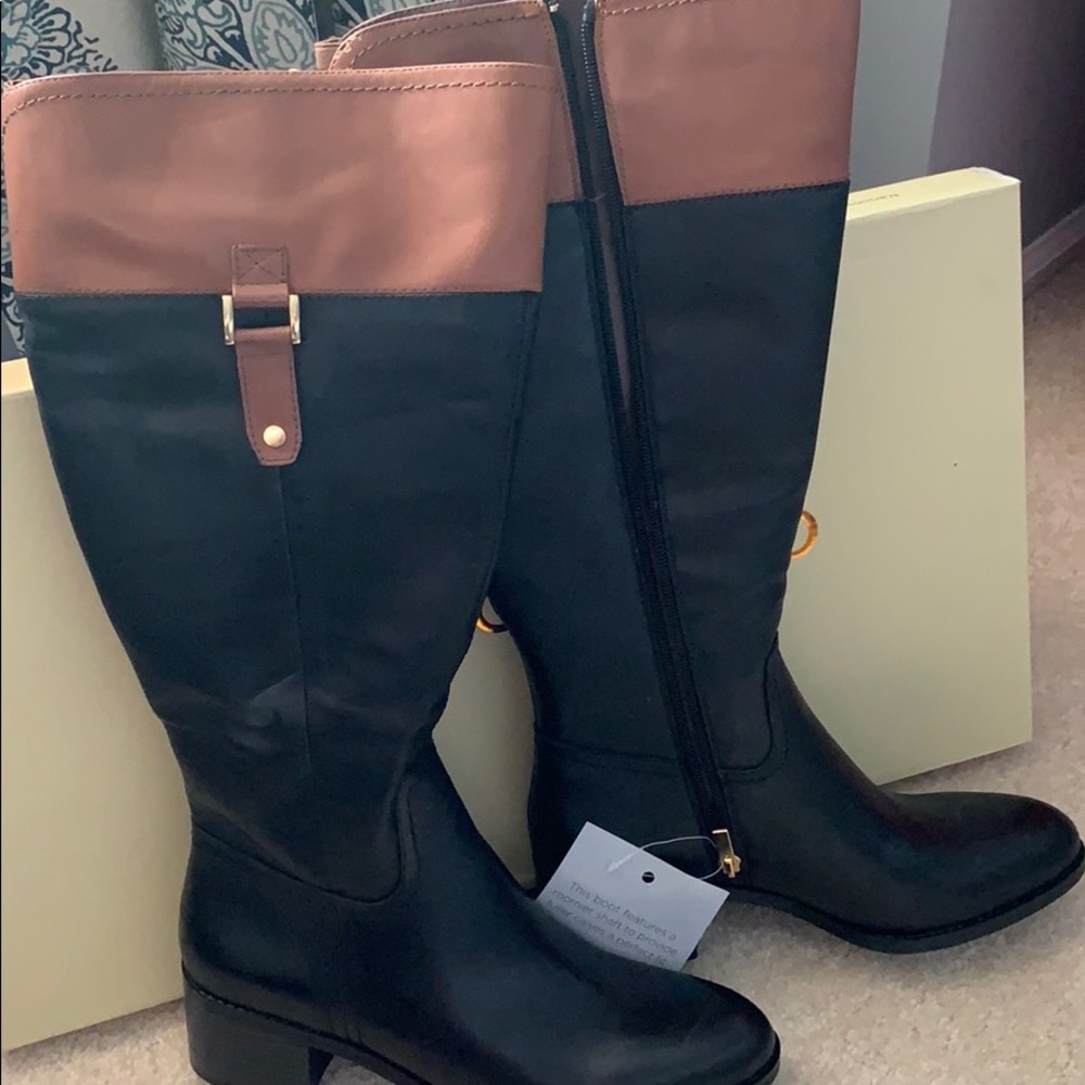 Boots - Picture 3 of 8